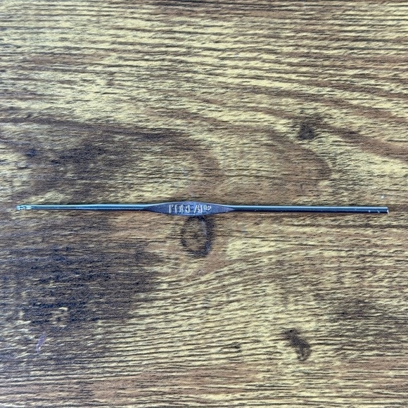 L'Oreal Silver Hair Tool - Picture 2 of 6